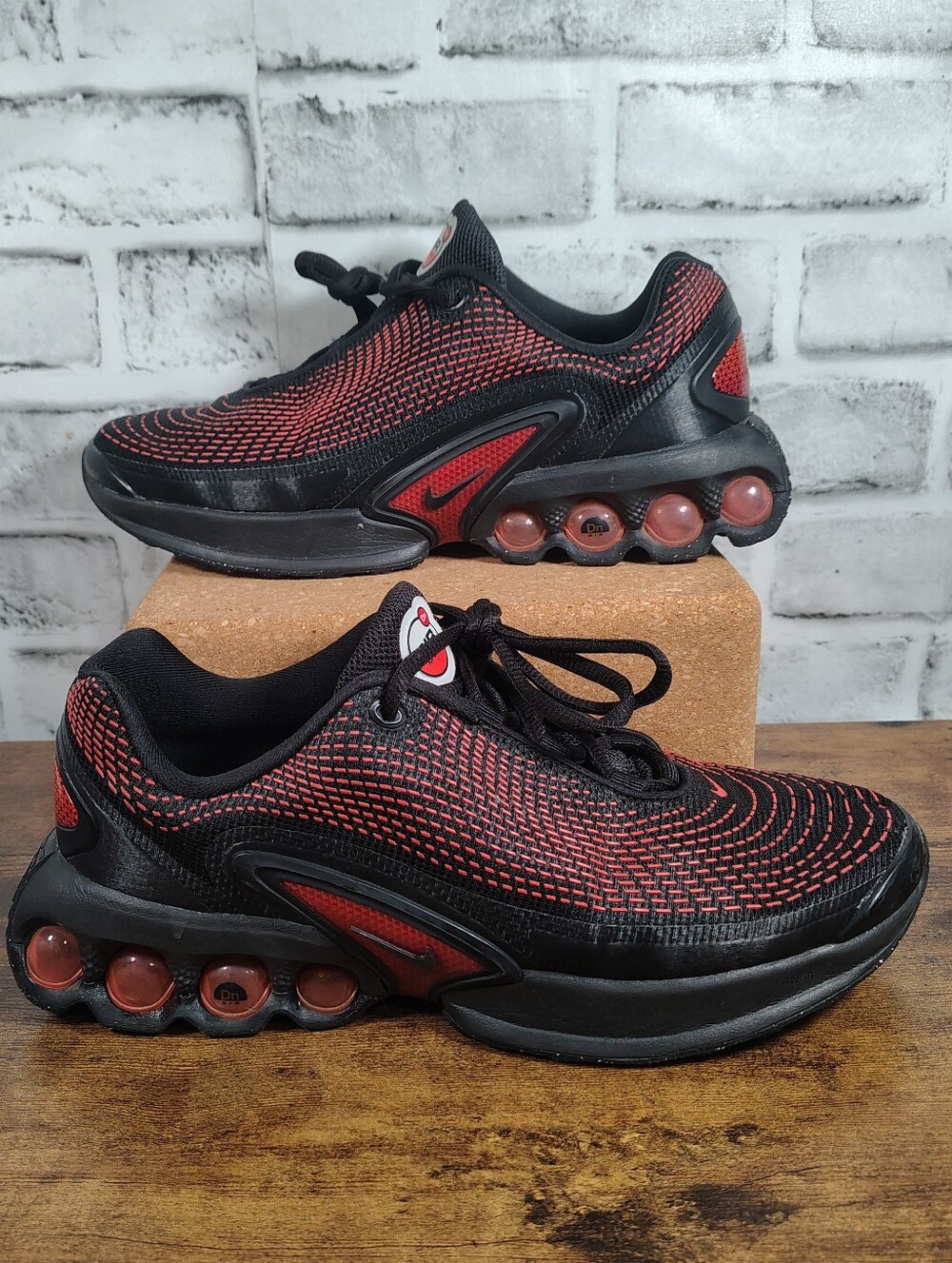 Nike Air Max DN Black Bright Boys Youth Crimson Red  GS Size 7 FB8987-006